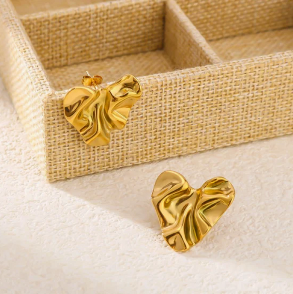 Heart Studs 18K Gold