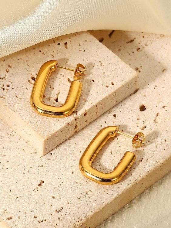 Sqaure Hoops 18K Gold