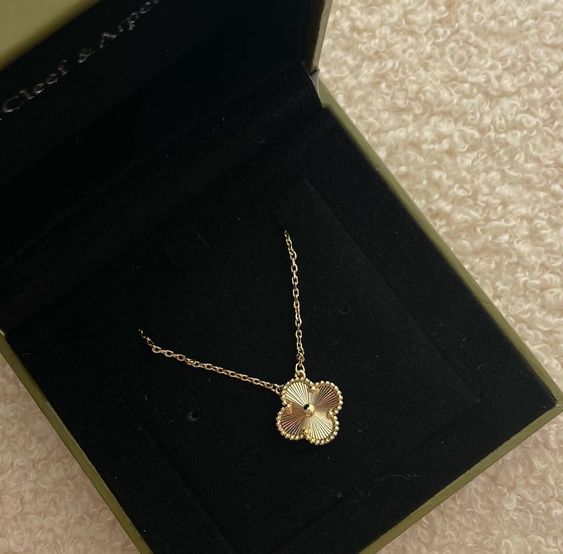 Clover Necklace 18K Gold