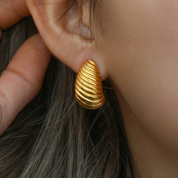 Gold Stud Earrings for Daily or Special Wear