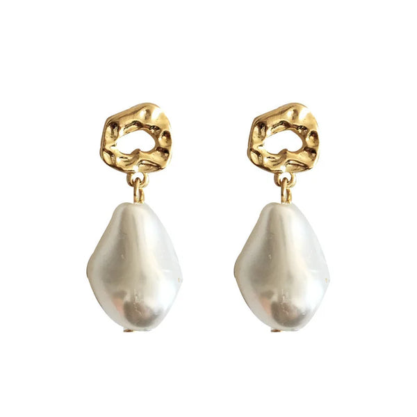 Gold Stud Pearled Earrings