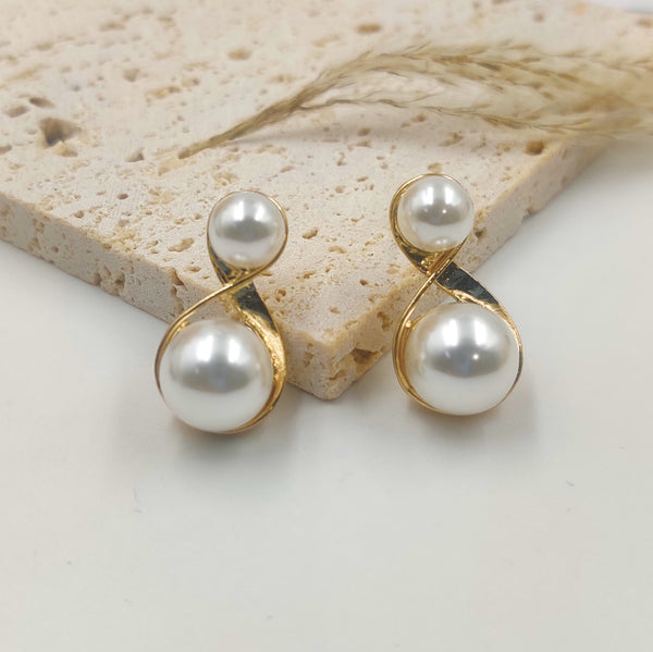 Gold Pearl Earrings